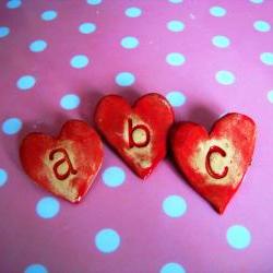 Initial Letter heart brooch / pin / button / badge. Ceramic. Made in Wales, UK